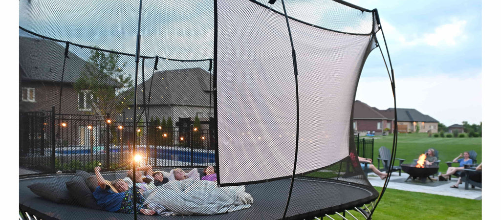 How to Host an Epic DIY Backyard Movie Night (On a Budget)