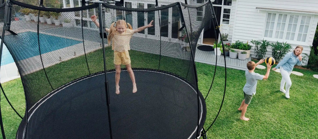 Can You Jump on a Trampoline After Eating?