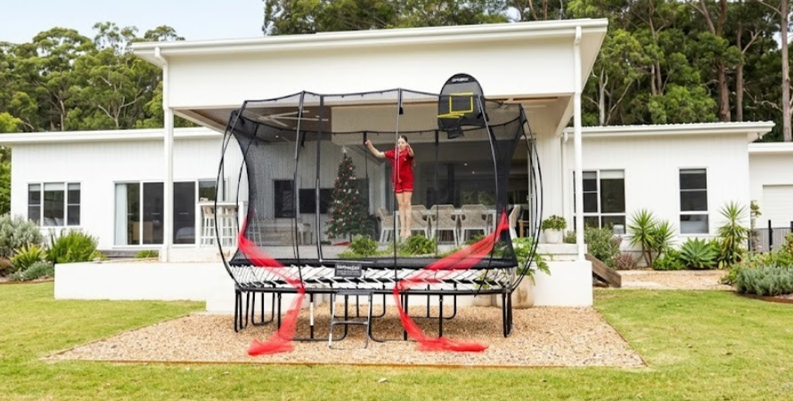 How Many Calories Does Jumping on a Trampoline Burn: The Metabolic Rate Data by Body Weight and Intensity