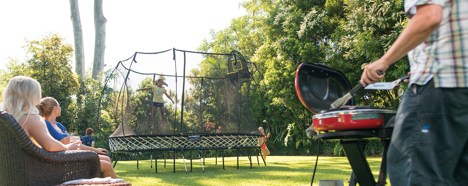 Your Guide To Throwing The Ultimate Canada Day Backyard BBQ